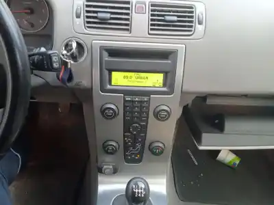 Sloopvoertuig volvo v50 (545) 2.0 d van het jaar 2005 aangedreven d4204t