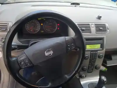 Sloopvoertuig volvo v50 (545) 2.0 d van het jaar 2005 aangedreven d4204t