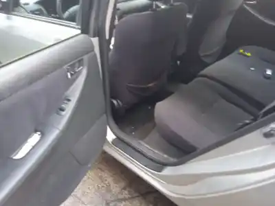 Veículo de Sucata toyota corolla (_e12_) 2.0 d-4d (cde120r_, cde120l_) do ano 2002 alimentado 1cd-ftv