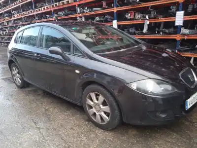 Veículo de Sucata toyota corolla (_e12_) 2.0 d-4d (cde120r_, cde120l_) do ano 2002 alimentado 1cd-ftv