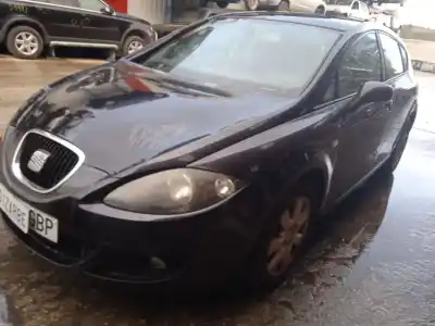 Veículo de Sucata toyota corolla (_e12_) 2.0 d-4d (cde120r_, cde120l_) do ano 2002 alimentado 1cd-ftv