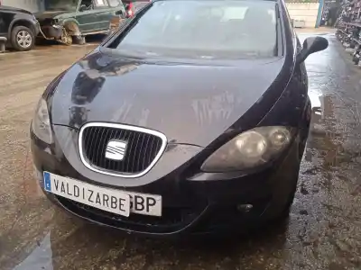 Veículo de Sucata toyota corolla (_e12_) 2.0 d-4d (cde120r_, cde120l_) do ano 2002 alimentado 1cd-ftv