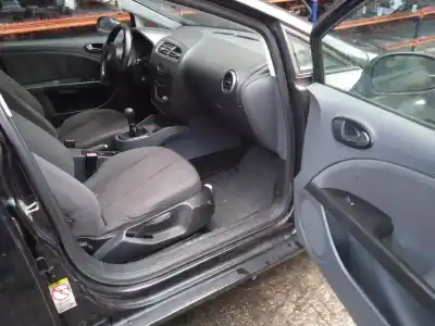 Veículo de Sucata toyota corolla (_e12_) 2.0 d-4d (cde120r_, cde120l_) do ano 2002 alimentado 1cd-ftv