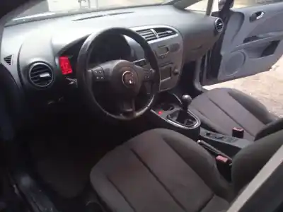 Veículo de Sucata toyota corolla (_e12_) 2.0 d-4d (cde120r_, cde120l_) do ano 2002 alimentado 1cd-ftv