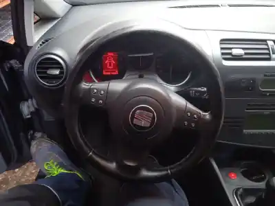 Veículo de Sucata toyota corolla (_e12_) 2.0 d-4d (cde120r_, cde120l_) do ano 2002 alimentado 1cd-ftv