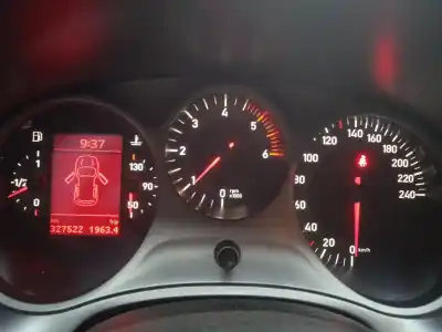 Veículo de Sucata toyota corolla (_e12_) 2.0 d-4d (cde120r_, cde120l_) do ano 2002 alimentado 1cd-ftv