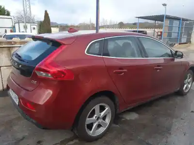 Veículo de Sucata volvo v40 fastback (525) d2 do ano 2013 alimentado d4162t