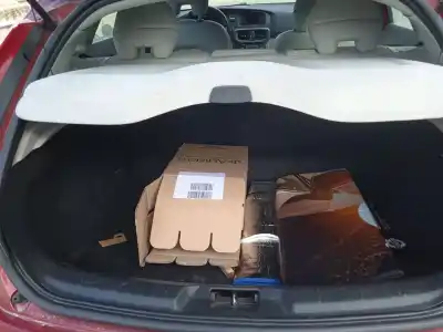 Veículo de Sucata volvo v40 fastback (525) d2 do ano 2013 alimentado d4162t