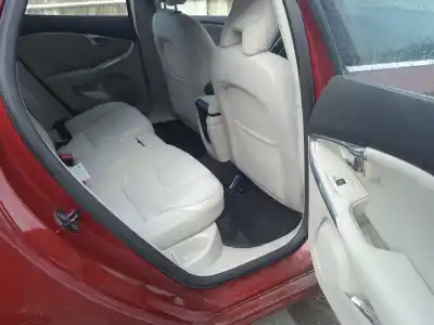 Veículo de Sucata volvo v40 fastback (525) d2 do ano 2013 alimentado d4162t