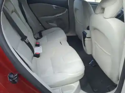 Veículo de Sucata volvo v40 fastback (525) d2 do ano 2013 alimentado d4162t