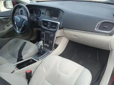 Veículo de Sucata volvo v40 fastback (525) d2 do ano 2013 alimentado d4162t