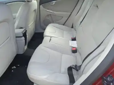 Veículo de Sucata volvo v40 fastback (525) d2 do ano 2013 alimentado d4162t