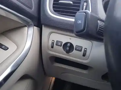 Veículo de Sucata volvo v40 fastback (525) d2 do ano 2013 alimentado d4162t