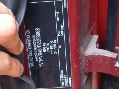 Veículo de Sucata volvo v40 fastback (525) d2 do ano 2013 alimentado d4162t