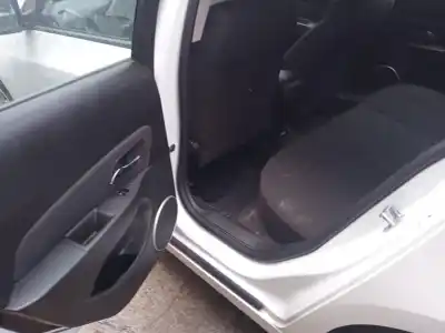 Sloopvoertuig chevrolet cruze fastback (j305) 1.6 van het jaar 2013 aangedreven lde