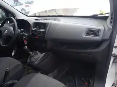 Veículo de Sucata fiat doblo cargo (263_) 1.3 d multijet do ano 2011 alimentado 199a3000