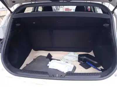 Veículo de Sucata hyundai i30 (gd) 1.4 crdi do ano 2015 alimentado d4fc