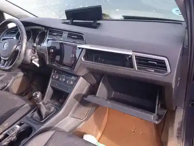 Sloopvoertuig volkswagen touran (5t1) 1.6 tdi van het jaar 2018 aangedreven dgda