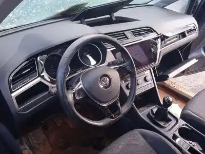 Sloopvoertuig volkswagen touran (5t1) 1.6 tdi van het jaar 2018 aangedreven dgda