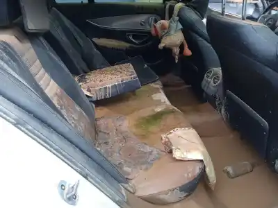 Veículo de Sucata mercedes-benz clase e (w213) e 200 (213.080) do ano 2020 alimentado 264920