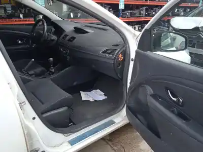 Здавання транспортного засобу renault megane iii fastback (bz0/1_, b3_) 1.2 tce (bz2b, bz11) року 2015 потужний h5f400