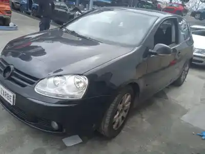 Veículo de Sucata volkswagen golf v (1k1) 1.9 tdi do ano 2004 alimentado bkc