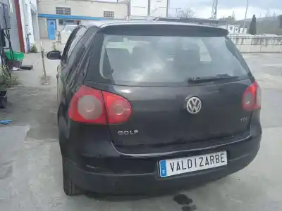 Veículo de Sucata volkswagen golf v (1k1) 1.9 tdi do ano 2004 alimentado bkc