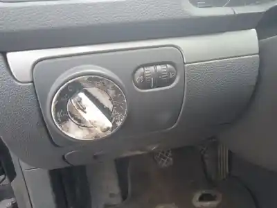 Veículo de Sucata volkswagen golf v (1k1) 1.9 tdi do ano 2004 alimentado bkc