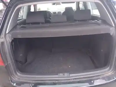 Veículo de Sucata volkswagen golf v (1k1) 1.9 tdi do ano 2004 alimentado bkc