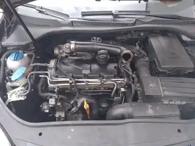 Veículo de Sucata volkswagen golf v (1k1) 1.9 tdi do ano 2004 alimentado bkc