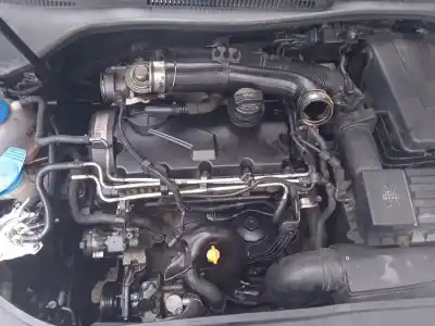 Veículo de Sucata volkswagen golf v (1k1) 1.9 tdi do ano 2004 alimentado bkc