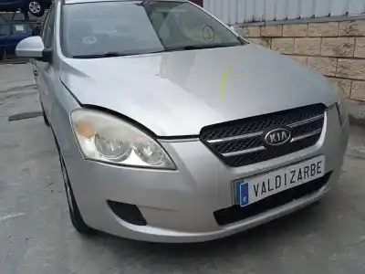 Veículo de Sucata kia cee'd fastback (ed) 1.6 crdi 115 do ano 2007 alimentado d4fb