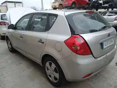 Veículo de Sucata kia cee'd fastback (ed) 1.6 crdi 115 do ano 2007 alimentado d4fb
