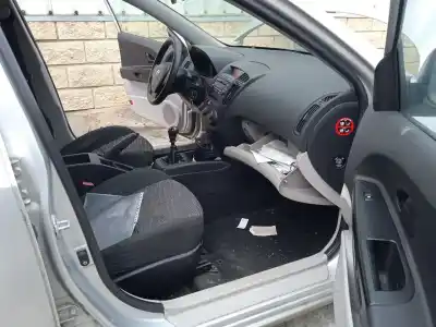 Veículo de Sucata kia cee'd fastback (ed) 1.6 crdi 115 do ano 2007 alimentado d4fb