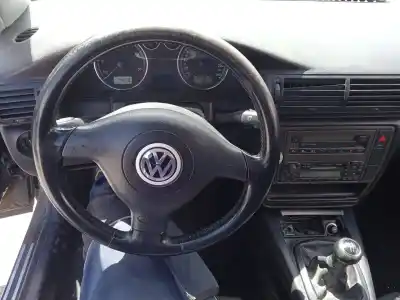 Vehículo de desguace vw                                                   del año 2002 con motor avf