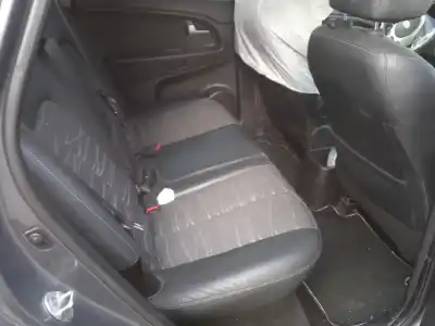 Sloopvoertuig kia venga (yn) 1.6 crdi 128 van het jaar 2010 aangedreven d4fb