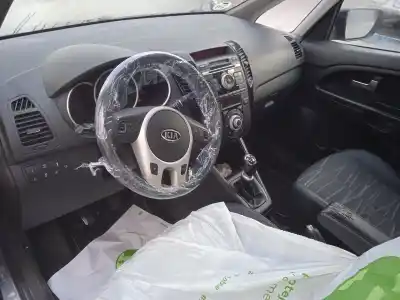 Sloopvoertuig kia venga (yn) 1.6 crdi 128 van het jaar 2010 aangedreven d4fb