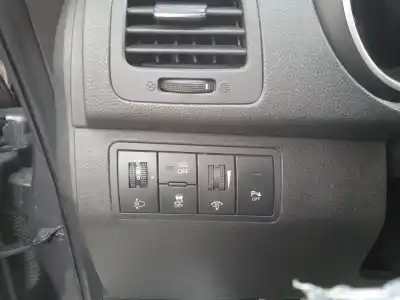 Sloopvoertuig kia venga (yn) 1.6 crdi 128 van het jaar 2010 aangedreven d4fb