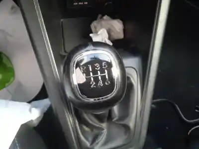 Sloopvoertuig kia venga (yn) 1.6 crdi 128 van het jaar 2010 aangedreven d4fb