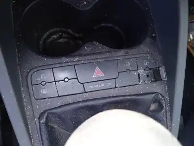 Veículo de Sucata seat ibiza iv sc (6j1, 6p5) 1.4 do ano 2011 alimentado cggb