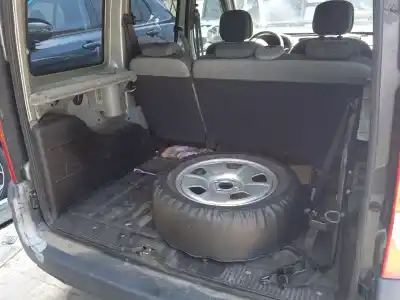 Veículo de Sucata renault kangoo (kc0/1_) 1.9 dci 4x4 do ano 2006 alimentado f9q790