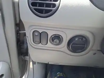 Veículo de Sucata renault kangoo (kc0/1_) 1.9 dci 4x4 do ano 2006 alimentado f9q790