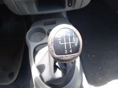 Veículo de Sucata renault kangoo (kc0/1_) 1.9 dci 4x4 do ano 2006 alimentado f9q790