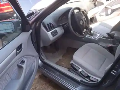 Scrapping Vehicle bmw 3 (e46) 320 d of the year 2001 powered 204d1