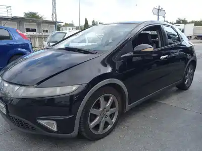 Sloopvoertuig HONDA CIVIC VIII HATCHBACK (FN, FK)  van het jaar 2006 aangedreven N22A2