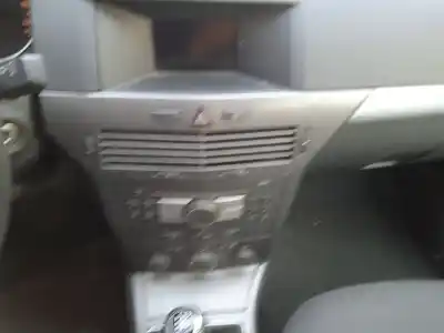 Veículo de Sucata opel astra h (a04) 1.7 cdti (l48) do ano 2005 alimentado z17dth