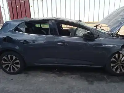 Veículo de Sucata renault megane iv fastback (b9a/m/n_) 1.3 tce 140 (b9nb) do ano 2023 alimentado h5h490