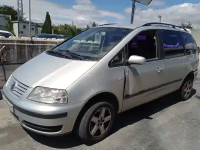 Verschrottungsfahrzeug VOLKSWAGEN SHARAN (7M8, 7M9, 7M6)  des Jahres 2000 angetrieben AUY
