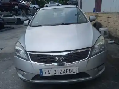 Veículo de Sucata kia cee'd fastback (ed) 1.6 crdi 115 do ano 2010 alimentado d4fb