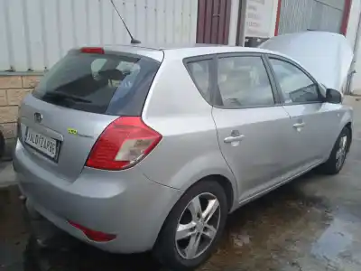 Veículo de Sucata kia cee'd fastback (ed) 1.6 crdi 115 do ano 2010 alimentado d4fb